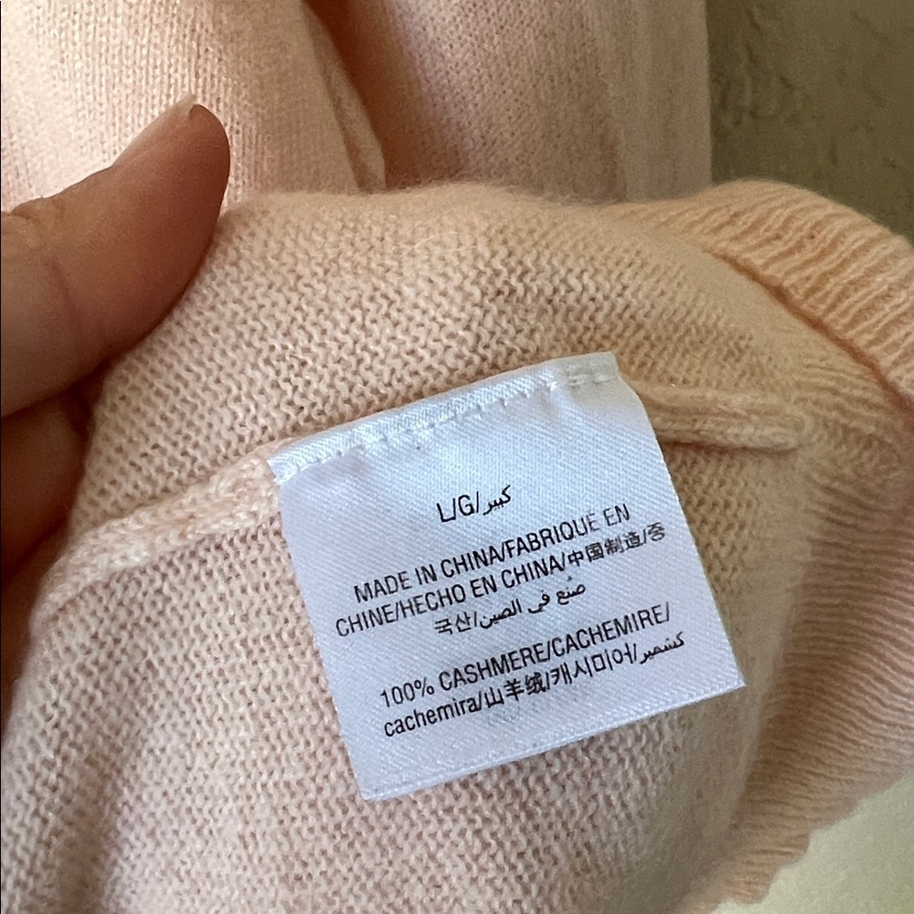 Light pink cashmere sweater - Picture 6 of 9